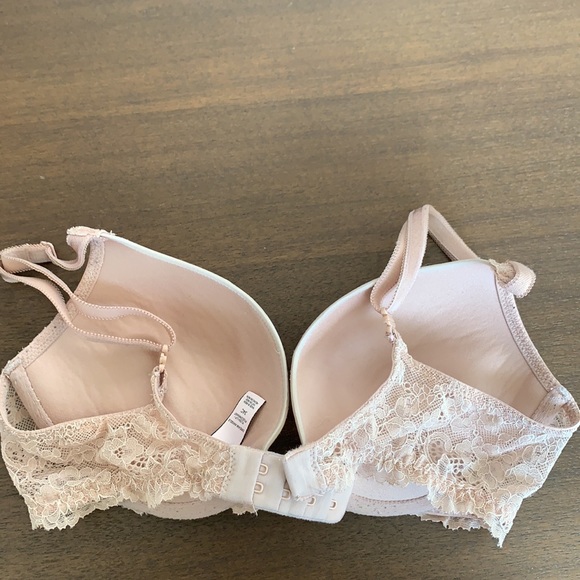 VICTORIAS SECRET PUSH-UP BRA - 34C - Picture 2 of 3